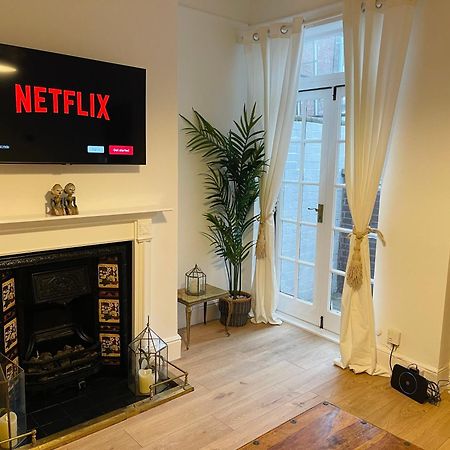 Newly Refurbished City Centre House With Parking Exeter Dış mekan fotoğraf