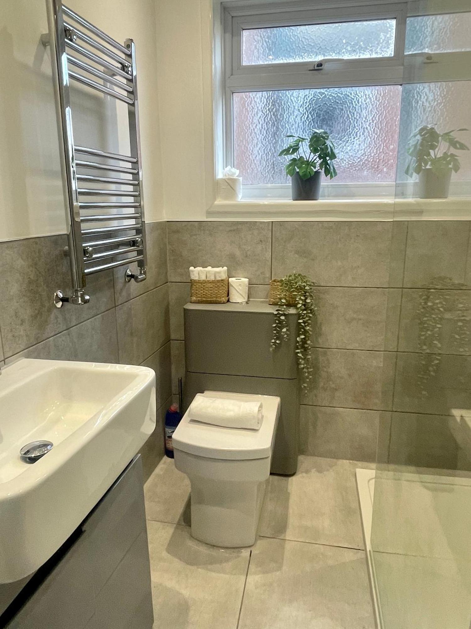 Newly Refurbished City Centre House With Parking Exeter Dış mekan fotoğraf