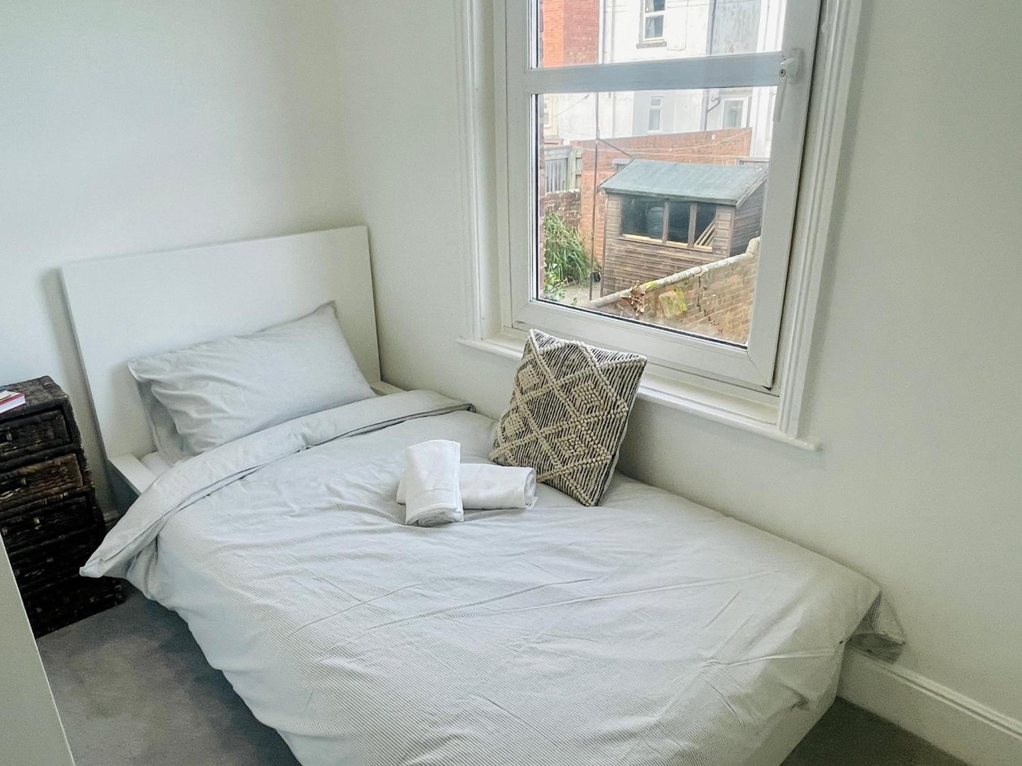 Newly Refurbished City Centre House With Parking Exeter Dış mekan fotoğraf