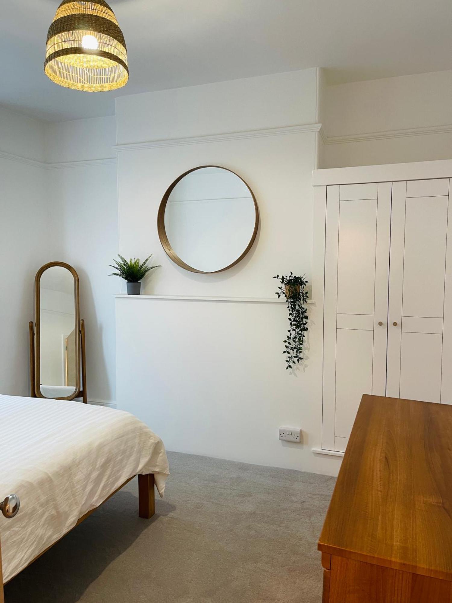 Newly Refurbished City Centre House With Parking Exeter Oda fotoğraf